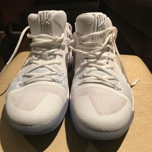 Nike Kyrie Irving Basketball Sneakers
